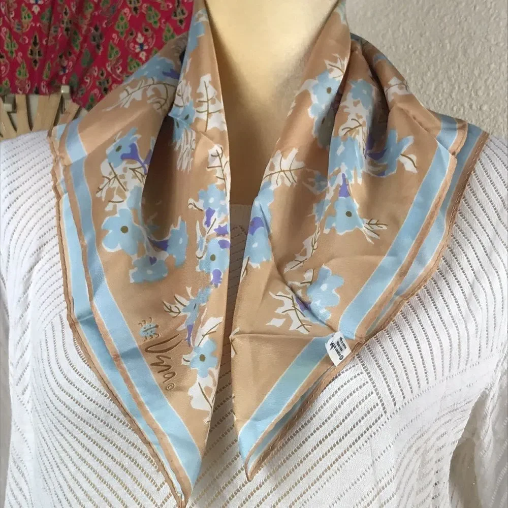 Vintage Vera Neumann Scarf Size 22x22